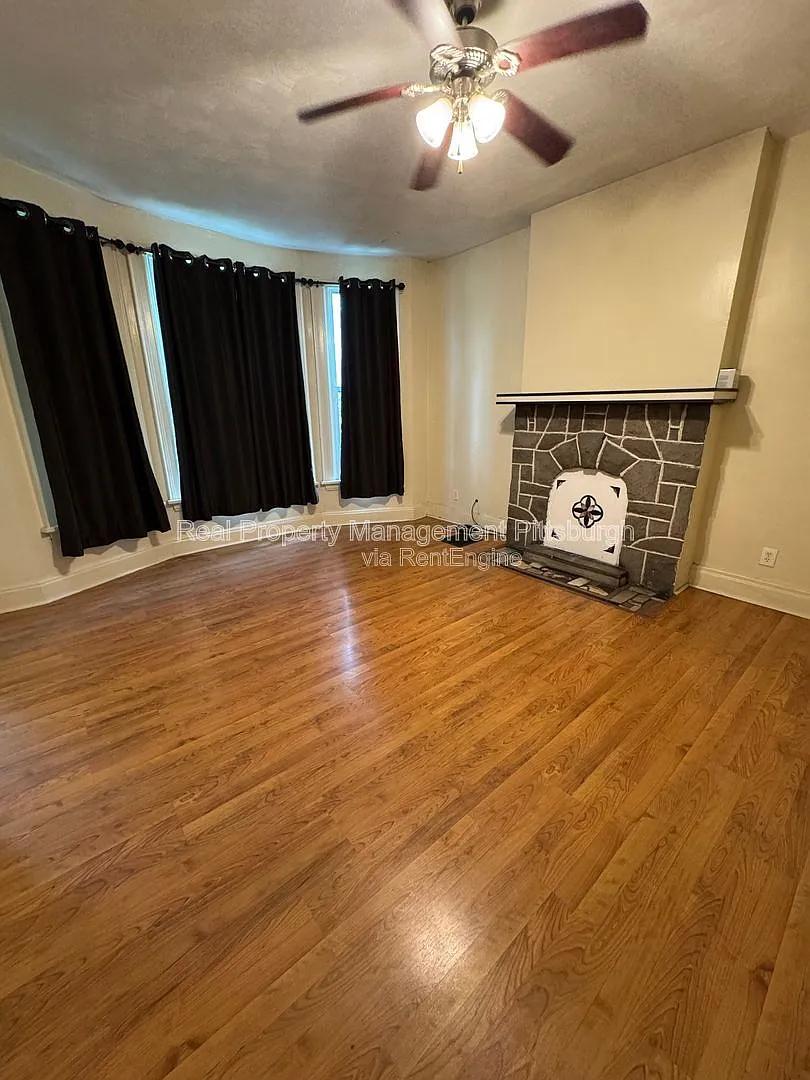 4 bed, 2.0 bath, 2100 sqft, $1,600 — Photo 3