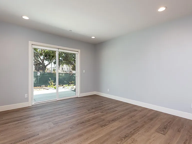 1438 Hornblend St — Photo 9