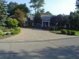 4 Cambridge Dr, Fort Mitchell, KY 41017