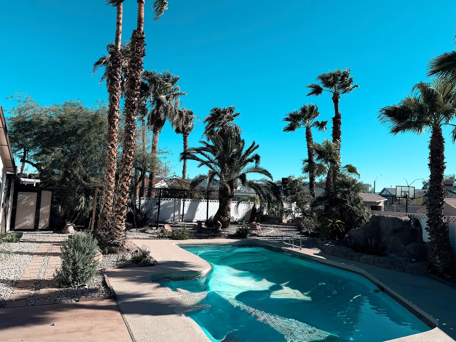 3 bed, 1199 sqft, $2,300 — Photo 2