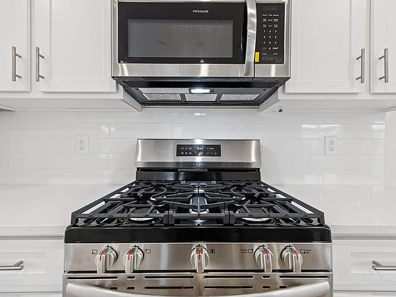5th image of 702 Winton Way #552