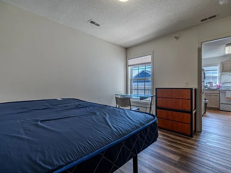 102 University Village Dr #L — Photo 47