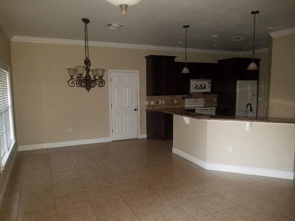 1st image of 1203 Saint Andrews Blvd