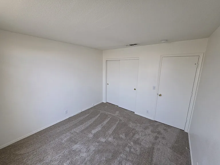 121 W Ivanhoe St — Photo 23