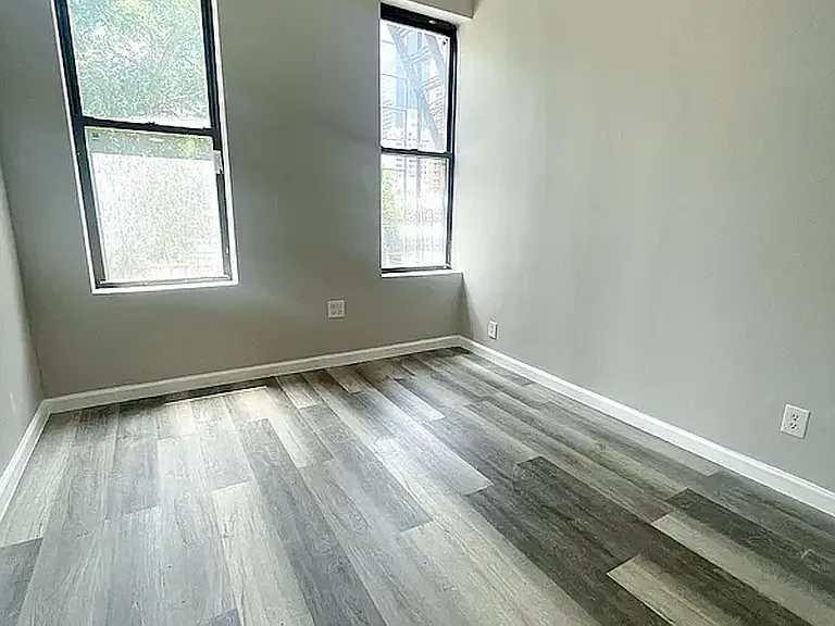 309 E 60th St #2E — Photo 6