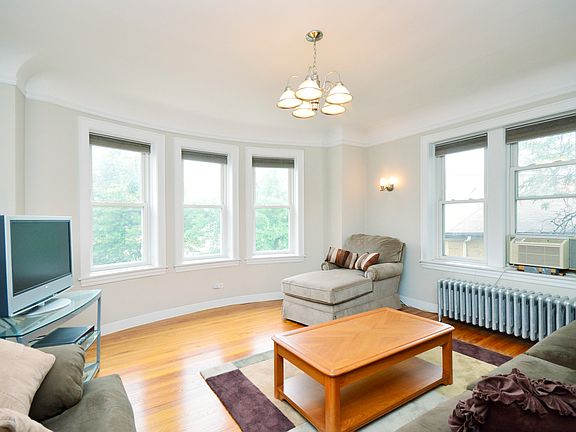 3rd image of 4448 W Gunnison St APT 3A