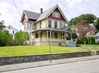 2 Mott St, Ansonia, CT 06401