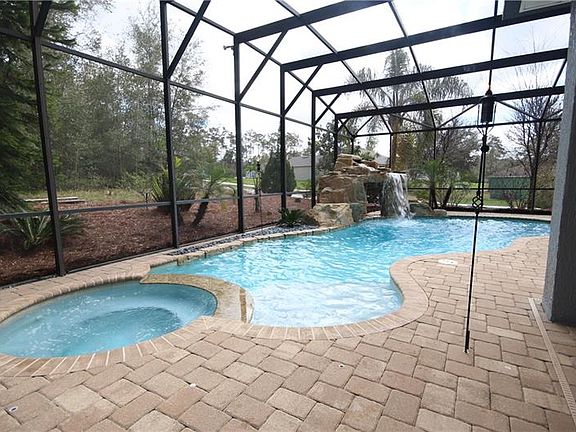 4th image of 900 Summit Ash Ct
