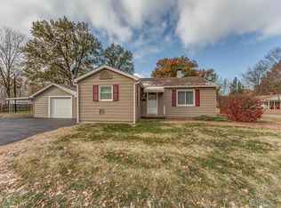1000 W Poplar St, Mascoutah, IL