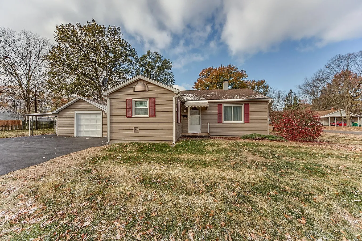 1000 W Poplar St photo 1