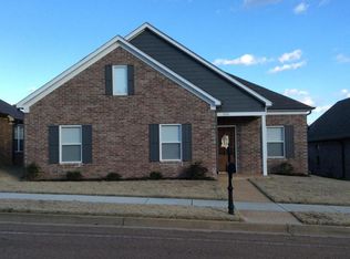 3090 Magnolia Dr, Hernando, MS 38632