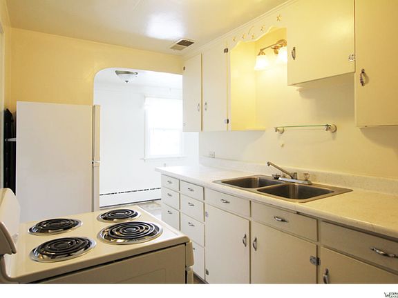 5th image of 711 Avenue B APT 4