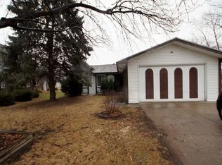 1422 Lindwood Dr, Carter Lake, IA 51510