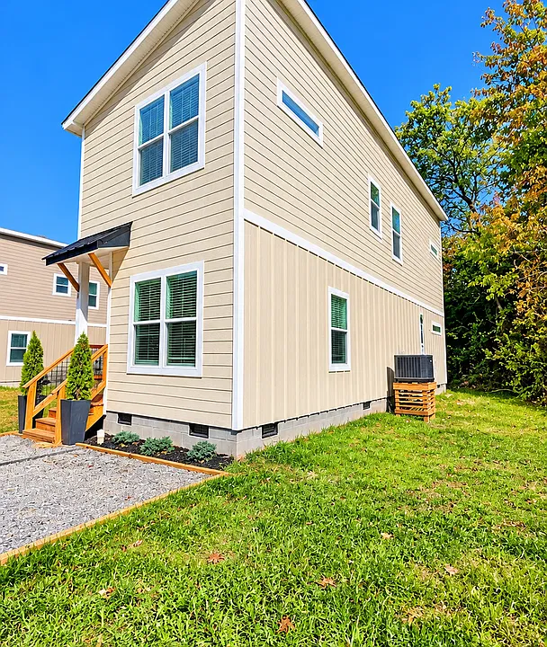 4 Wyndom Ln
