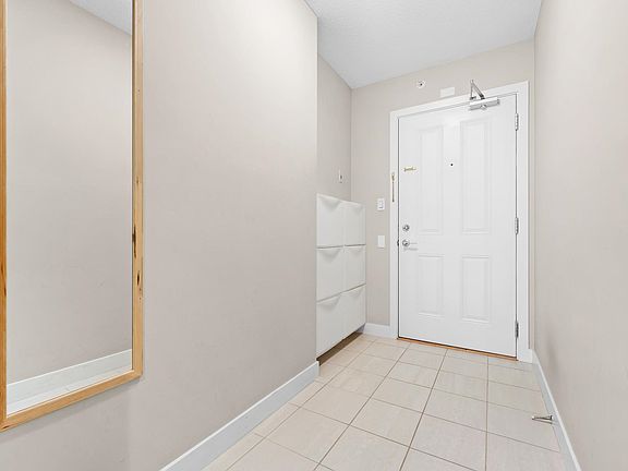 4th image of 3660 Vanness Ave #709