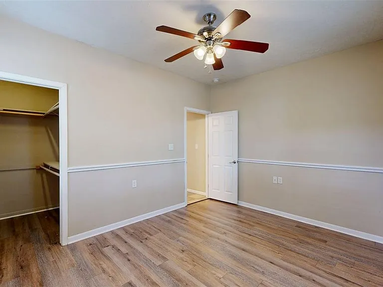 1724 Boardwalk Ct — Photo 14