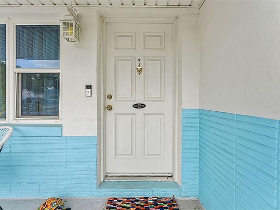 4th image of 2111 W Minnehaha St