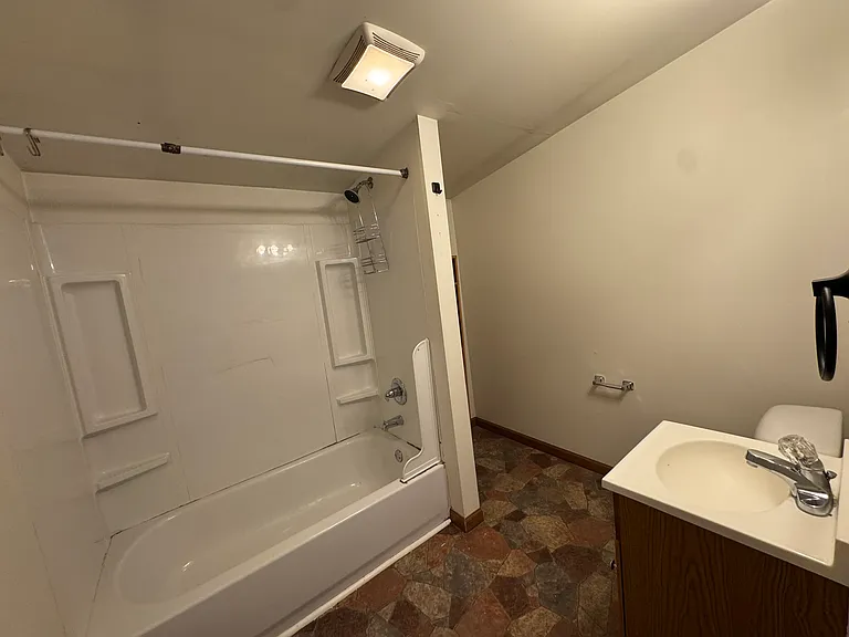 127 Bowery St #127 — Photo 4