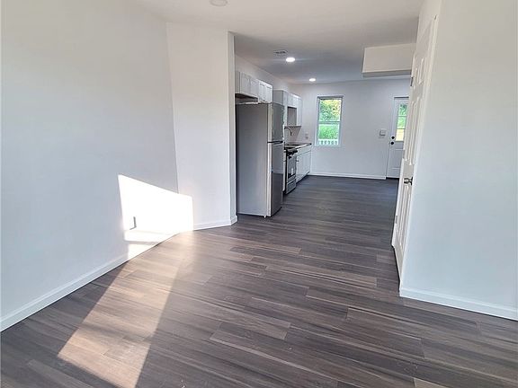 2nd image of 2346 Main St