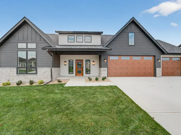 1438 Greenleaf Ct, Sun Prairie, WI 53590