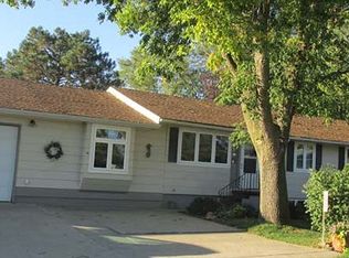 470 Red Rock Ln, South Sioux City, NE 68776