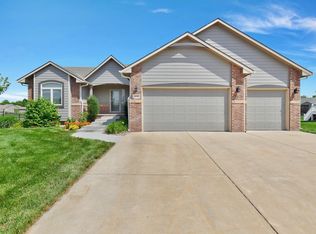1026 N Forestview St, Wichita, KS 67235