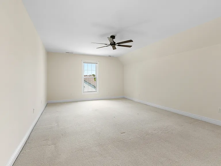 Primary Bedroom - Upper Level