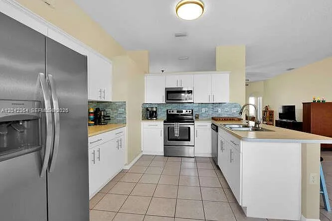 2405 SE 5th Ct — Photo 21