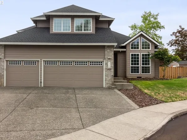 426 SW 18th St, Troutdale, OR 97060