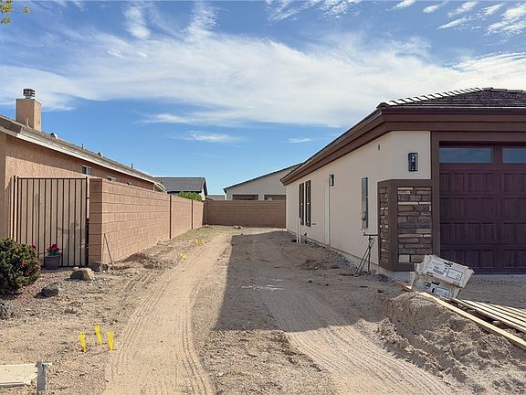 3rd image of 1706 E Desert Fern Way