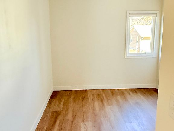 4th image of 420 Minneopa Ave #201