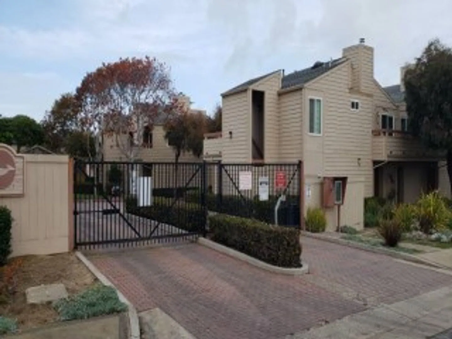 Marina Peninsula Point Condo 2 Bed 2 Bath now available for rent — Photo 2