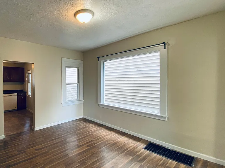 7108 Baker St — Photo 20