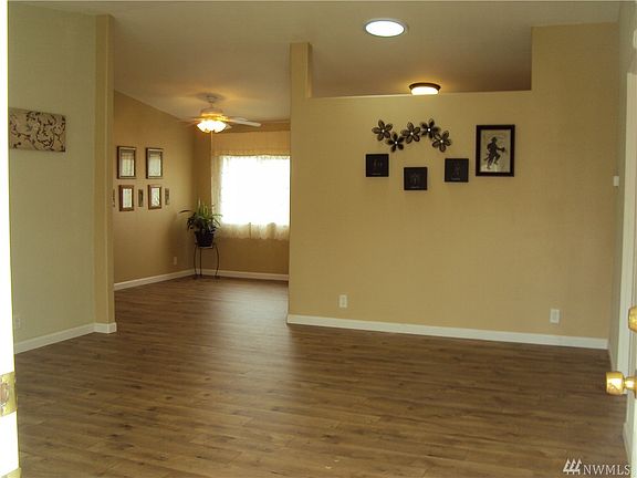 5th image of 16600 25th Ave NE Unit 107
