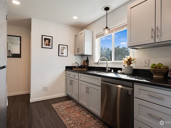 5th image of 12847 24th Avenue S
