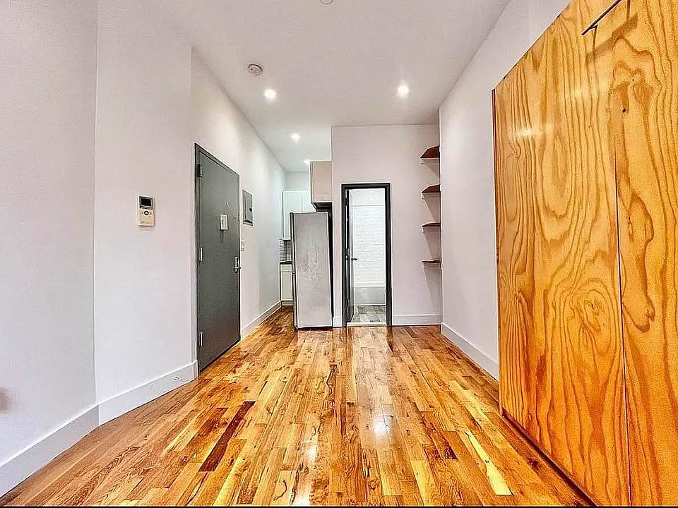 1st image of 448 Jefferson Ave #2F