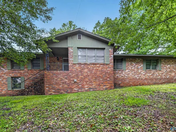 302 Jo Canyon Dr, Gadsden, AL 35905