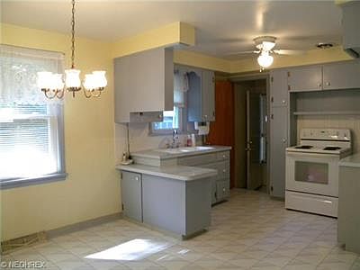 3rd image of 903 Edenridge Dr