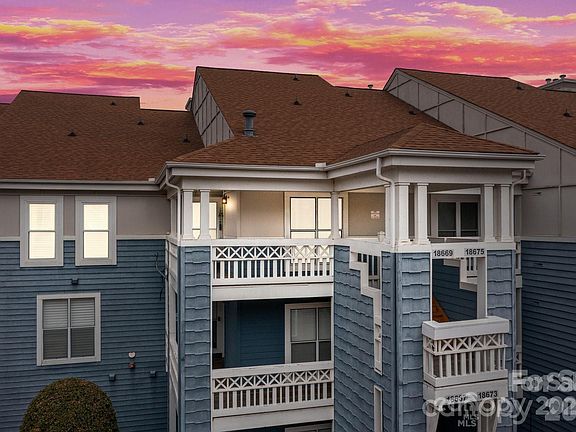 2nd image of 18669 Vineyard Point Ln