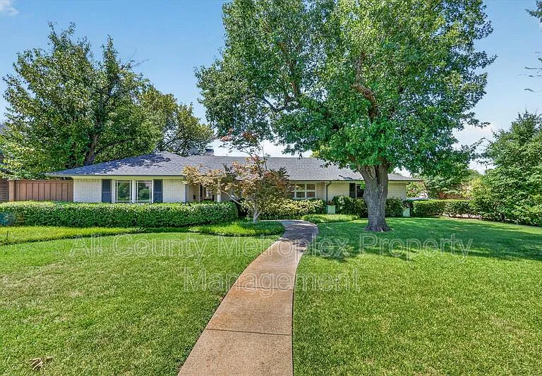 5804 Norway Rd — Photo 1