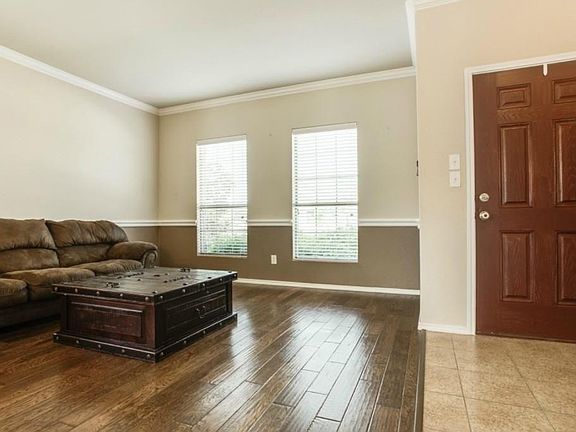 3rd image of 1111 Barrington Dr