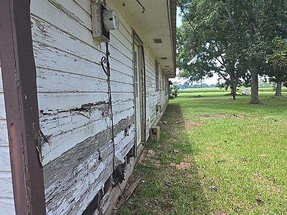 2nd image of 399 Voorhies Ln