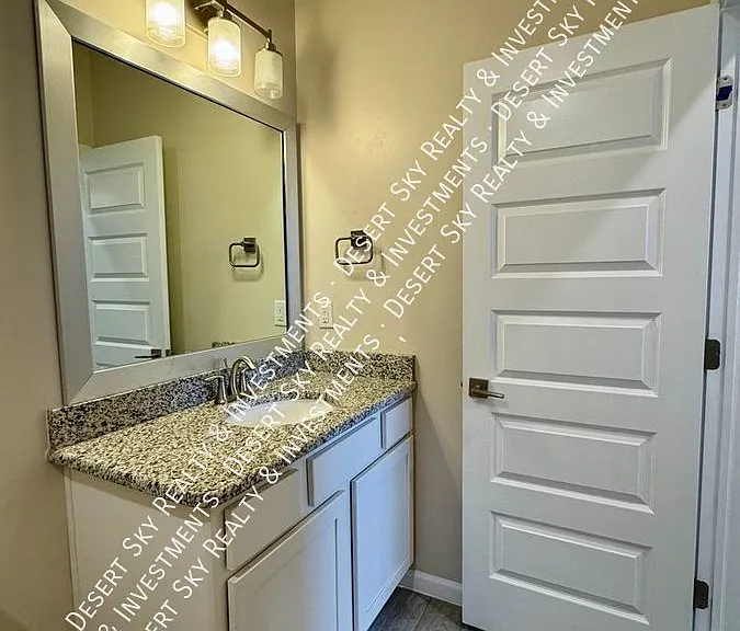 6860 Cassini Ave — Photo 34
