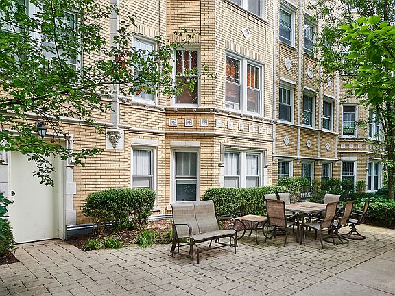 2nd image of 816 Washington Blvd APT 3