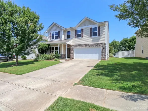 9019 Paddle Oak Rd, Charlotte, NC 28227