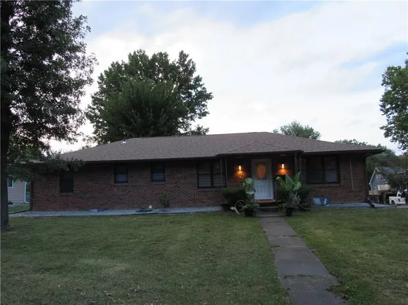 2007 E 9th St, Sedalia, MO 65301