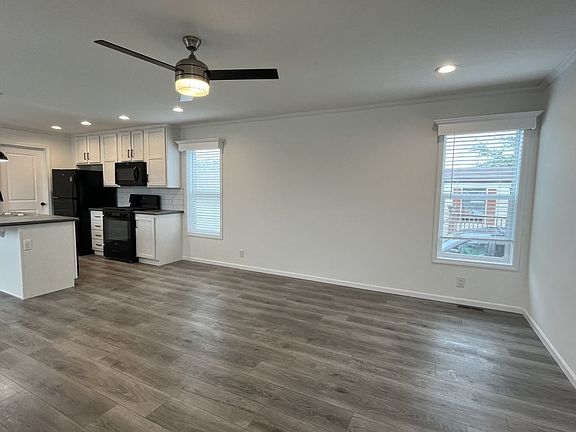 2nd image of 9 Swan Ln #9SWAN