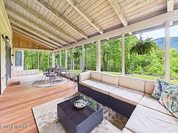 48th image of 1457 Smithfield Rd
