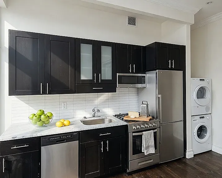 350 3rd Ave #2D — Photo 2