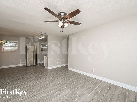 3rd image of 7916 Bahia Ave